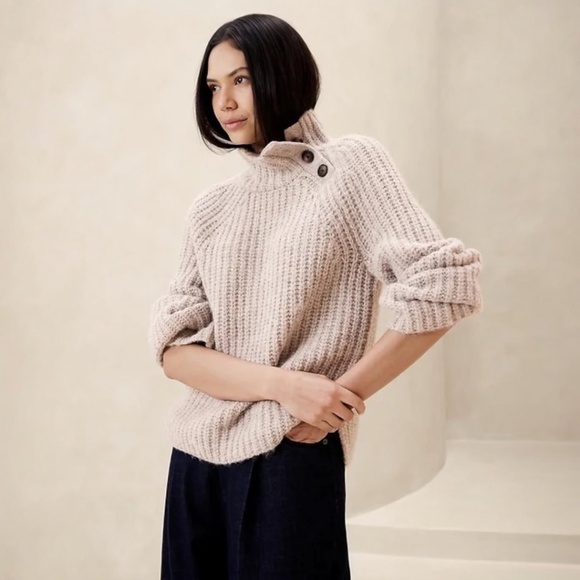 Banana Republic Factory Textured Funnel-Neck Pullover In Oatmeal Size S - Picture 2 of 8